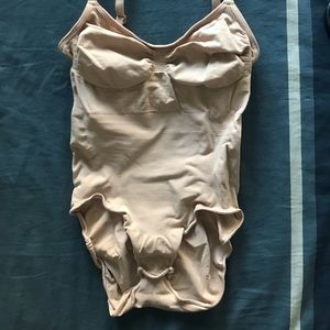 Skims Sculpting Bodysuit L/XL